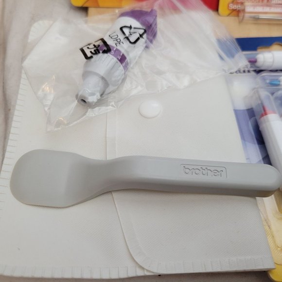 Brother Scan N Cut CM100 Red White With Extras Mats Pens Blades READ DESCRIPTION - Picture 5 of 16